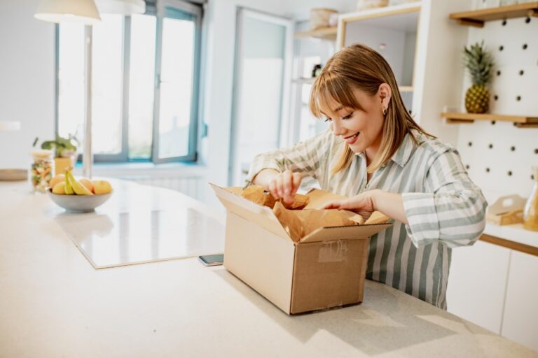 Adapting to Unexpected Events in Parcel Shipping