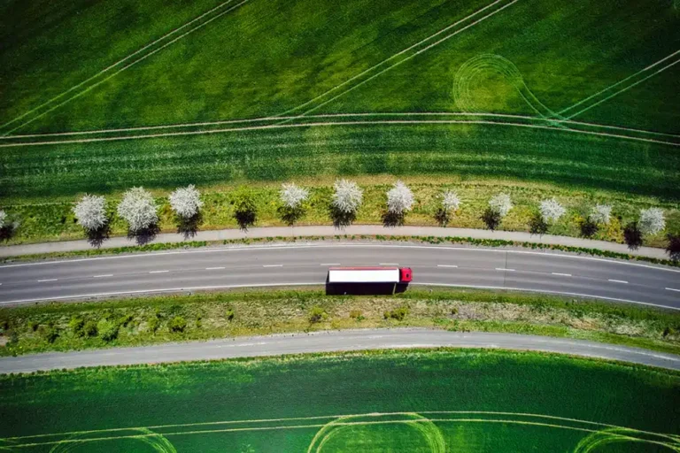 Balancing Cost, Compliance and Sustainability in Last Mile Delivery